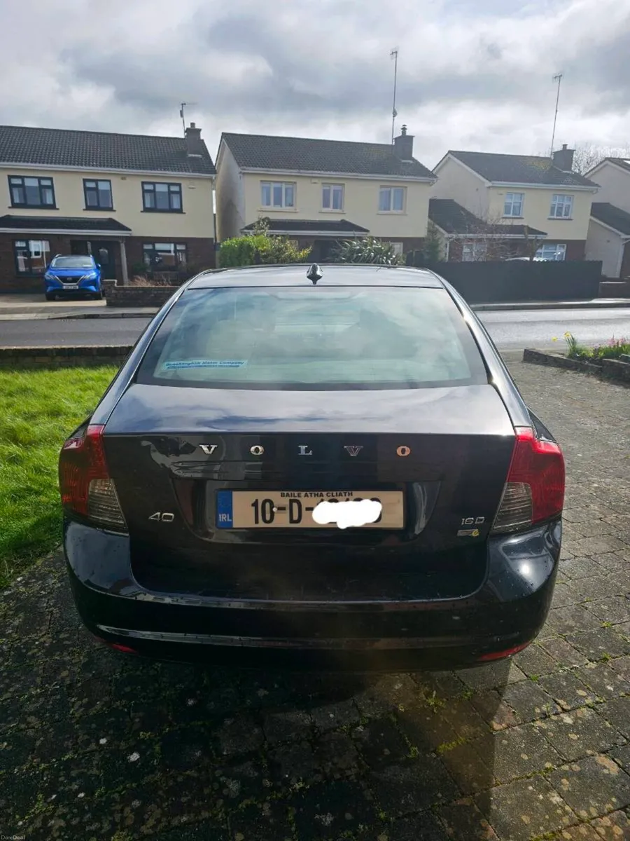 2010 Volvo S40 - Image 2