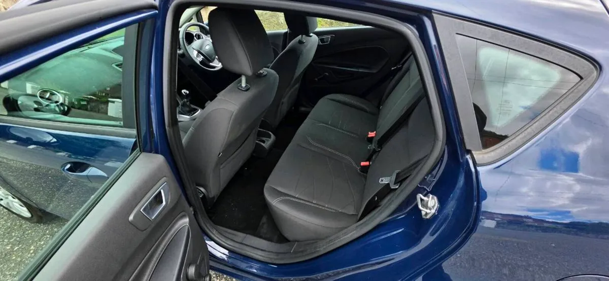 Ford fiesta 1.25 2015 - Image 5