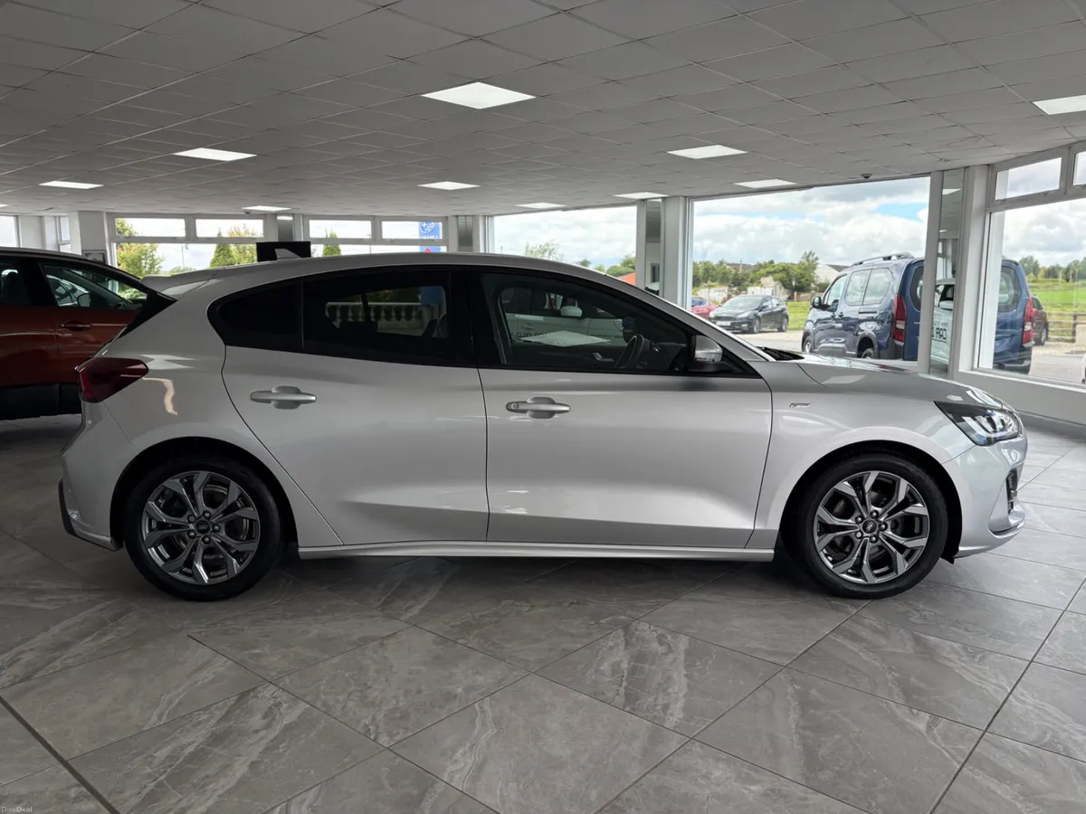 2024 Ford Focus ST-Line Showroom Condition - Image 5