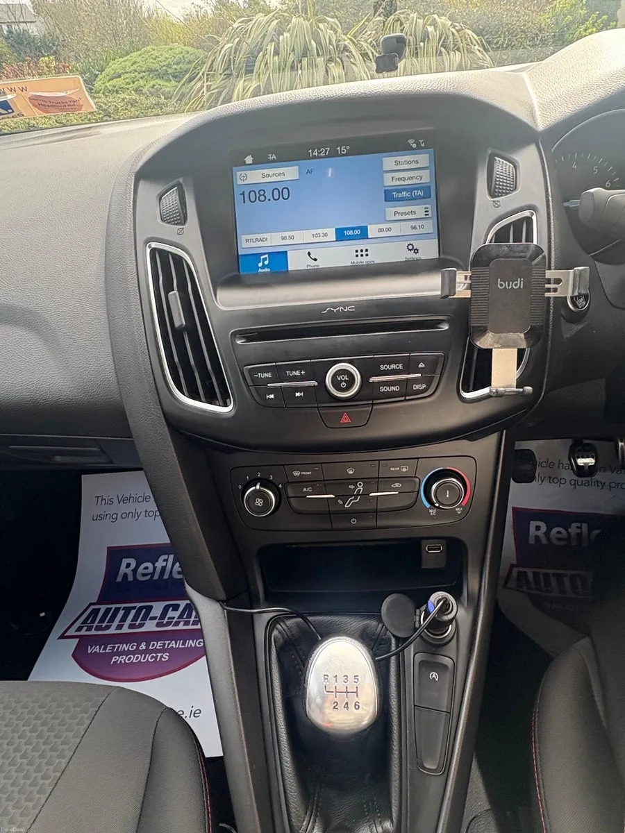 Ford Focus ST-Line 1.0 EcoBoost - Image 2