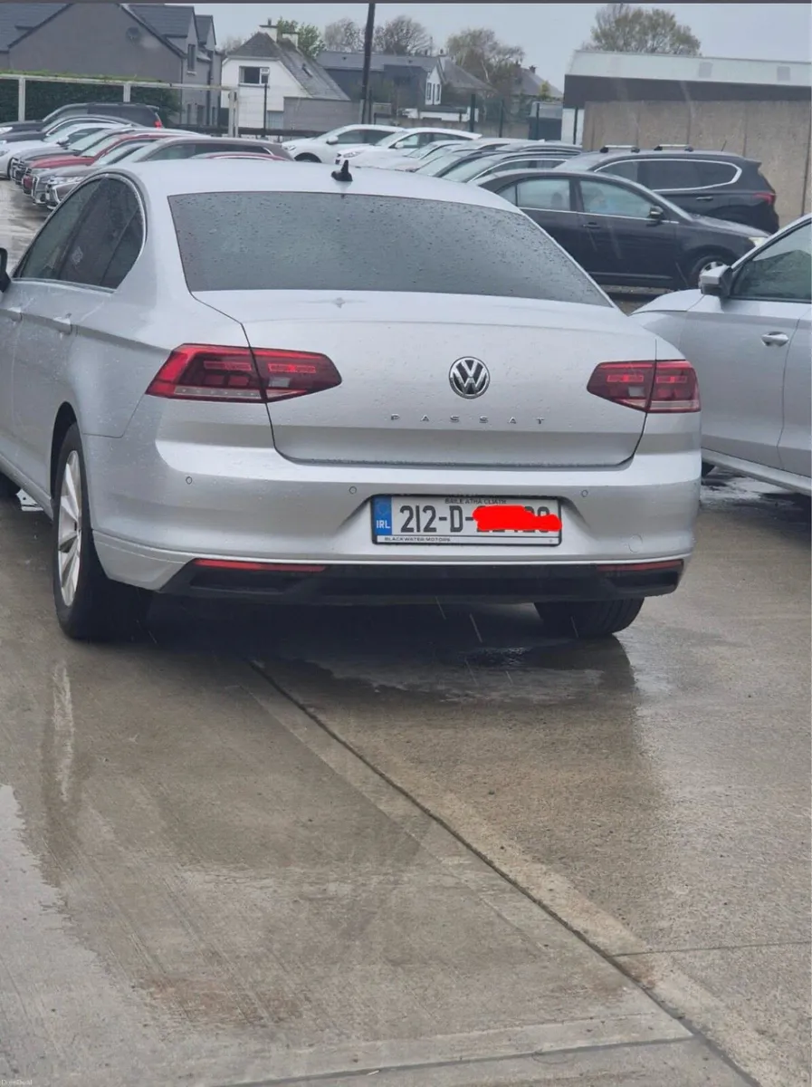 2021 (212) Volkswagen Passat - Image 4