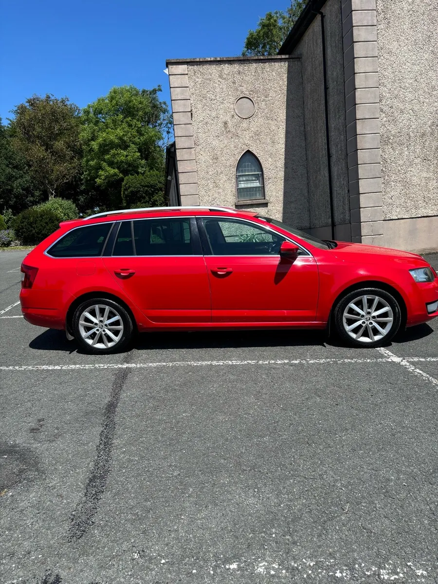 Skoda Octavia Style Estate 1.6 TDI - Image 2