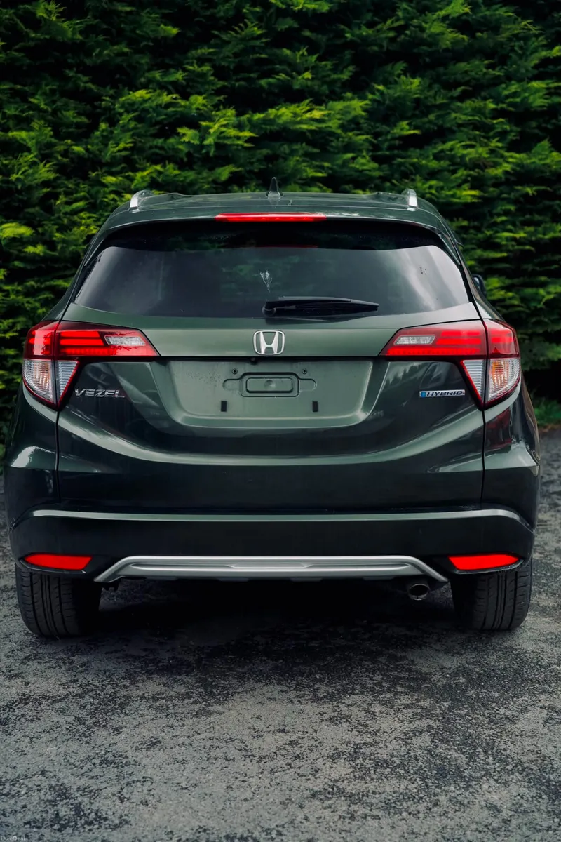 🌟 Honda Vezel Z 1.5 Hybrid 2016 🌟 - Image 3