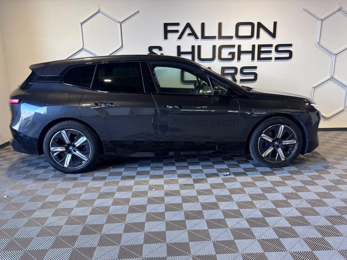BMW iX XDRIVE40 M SPORT EDITION - Image 4