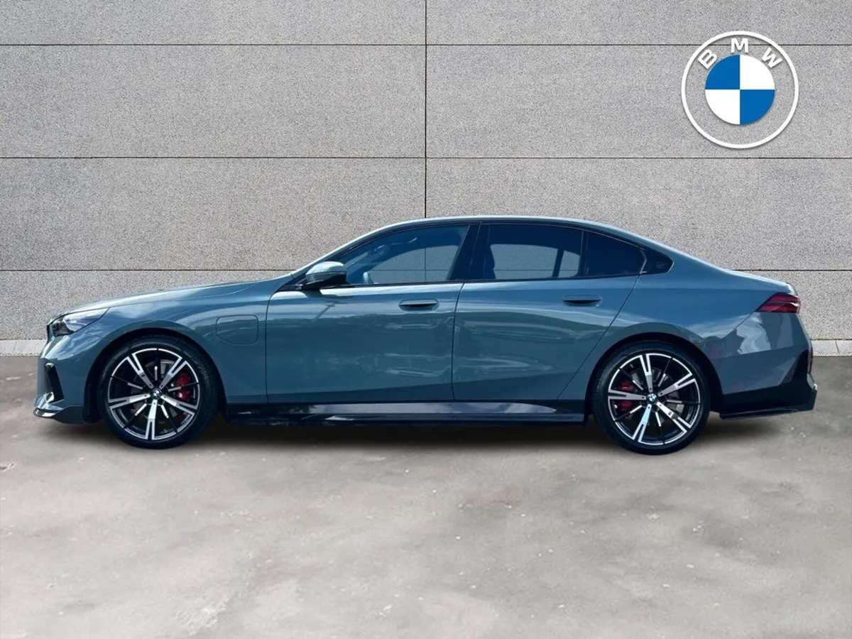 BMW 5-Series 530e M Sport Pro Saloon - Image 3