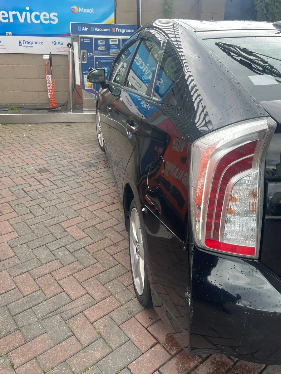Toyota Prius - Image 6