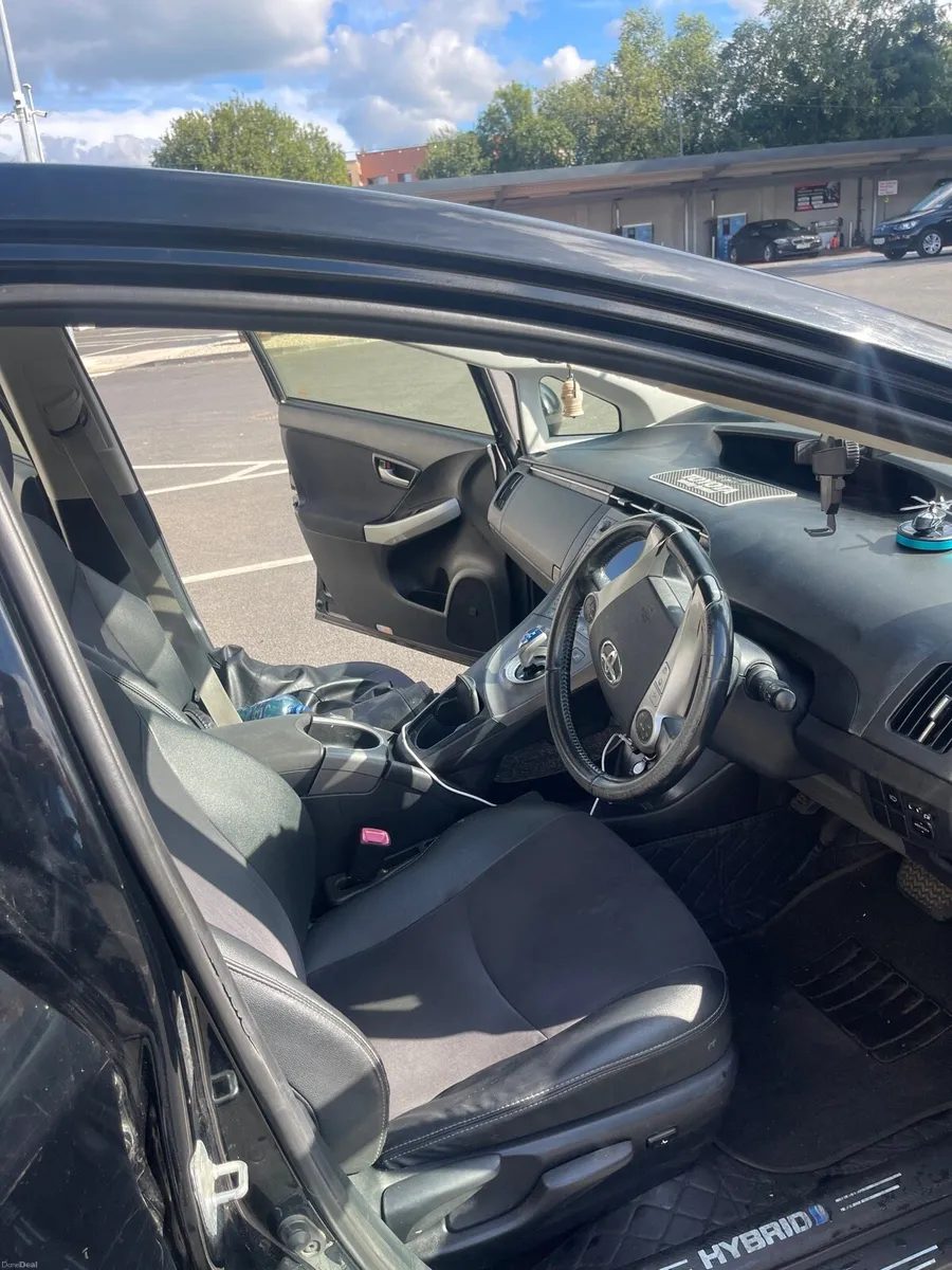 Toyota Prius - Image 2