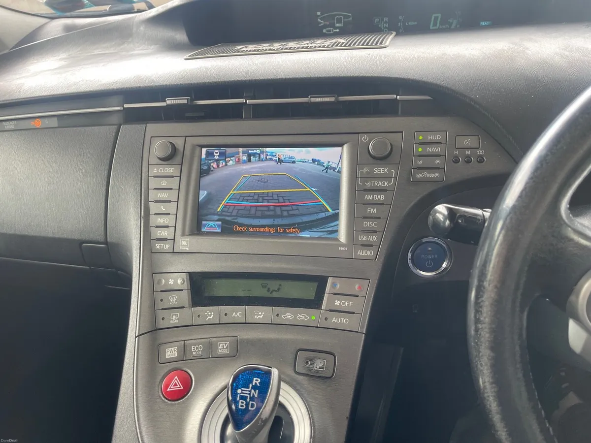 Toyota Prius - Image 4