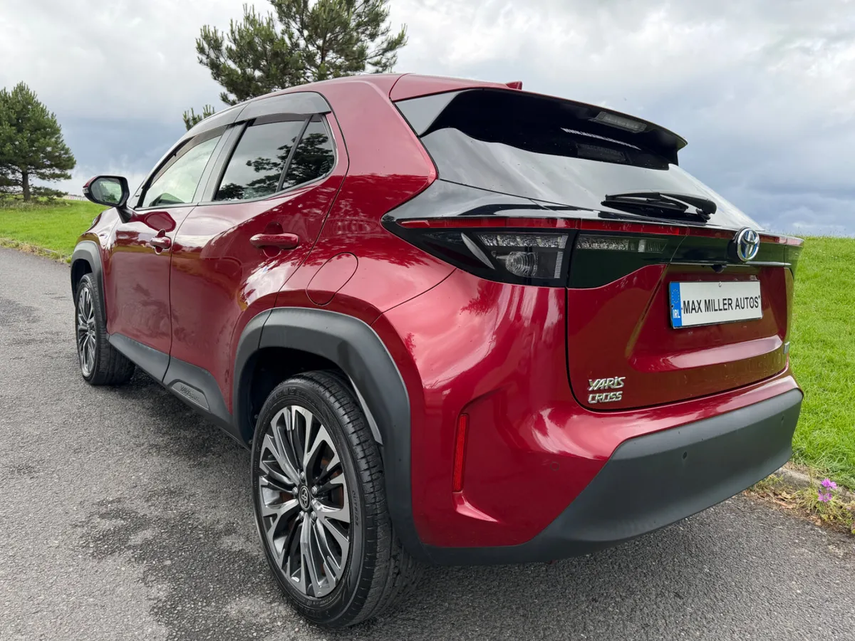 Toyota YarisCross  1.5 Hybrid High Spec 360 Camera - Image 5