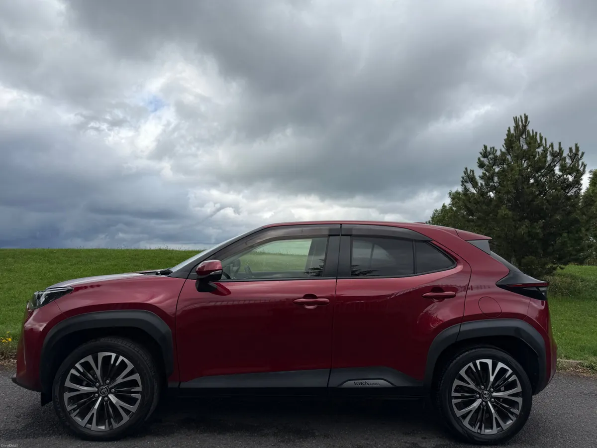 Toyota YarisCross  1.5 Hybrid High Spec 360 Camera - Image 4