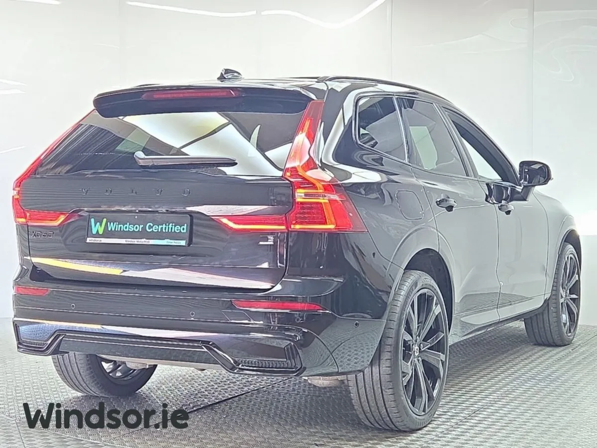 Volvo XC60  T6 Ultimate Black Edition AWD PHEV *35 - Image 3