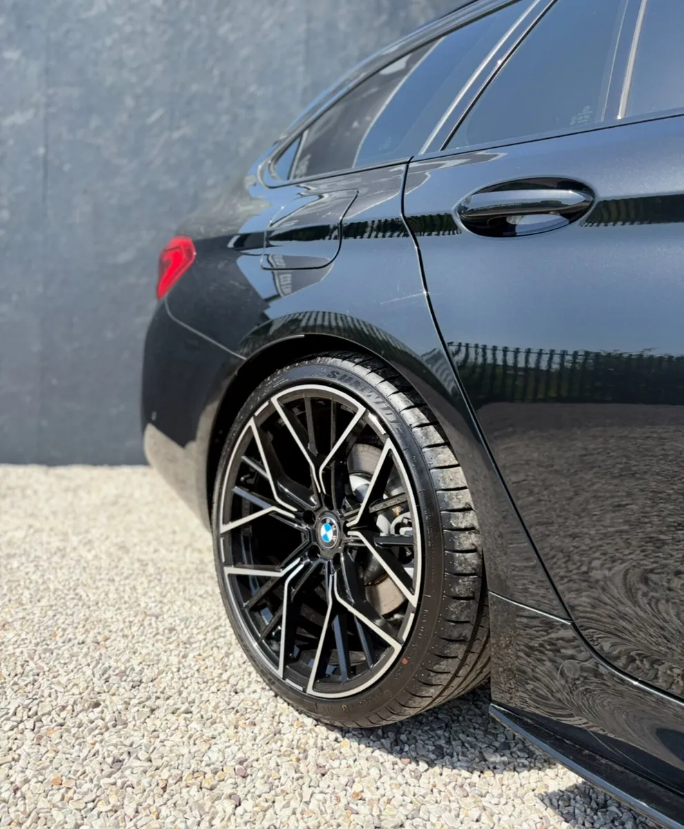 BMW 5 Series Diesel Touring M Sport 2020 X Drive - Image 3