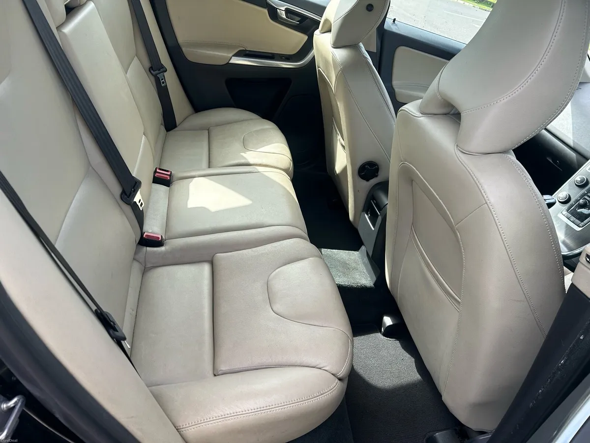 2014 Volvo xc60 - Image 6