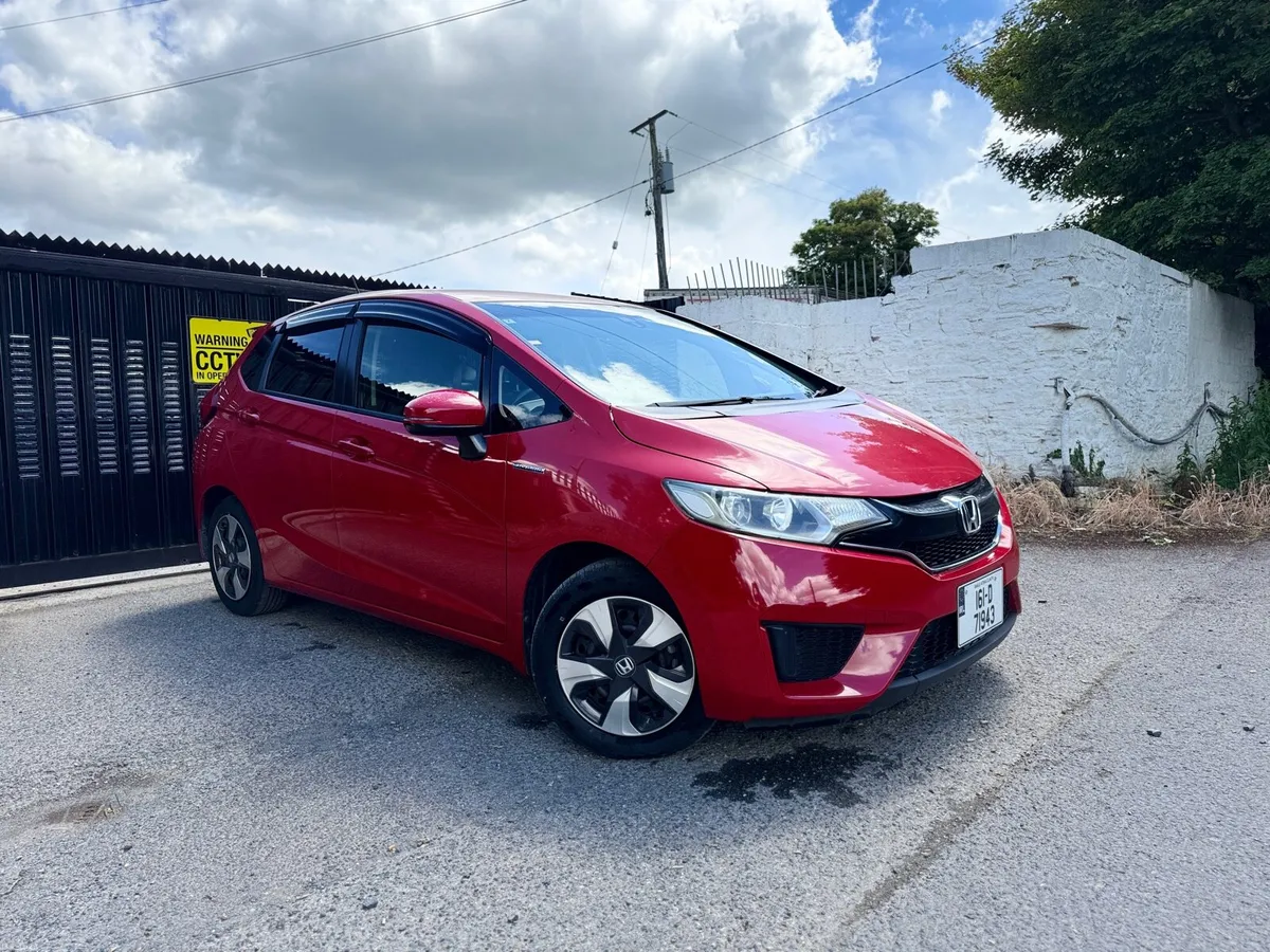 2016 HONDA FIT. LOW MILEAGE. NEW NCT. AUTO 1.5L - Image 3