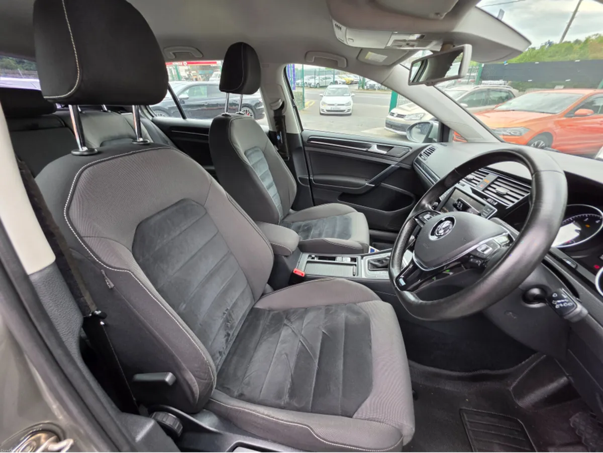 Volkswagen Golf SPECIAL OFFER 1.4 TSI HIGHLINE EDI - Image 3