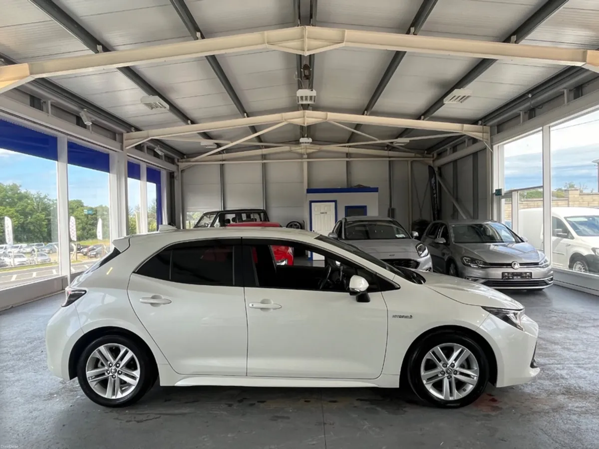Toyota Corolla SPORT 1.8 6AA-ZWE211H - Image 4