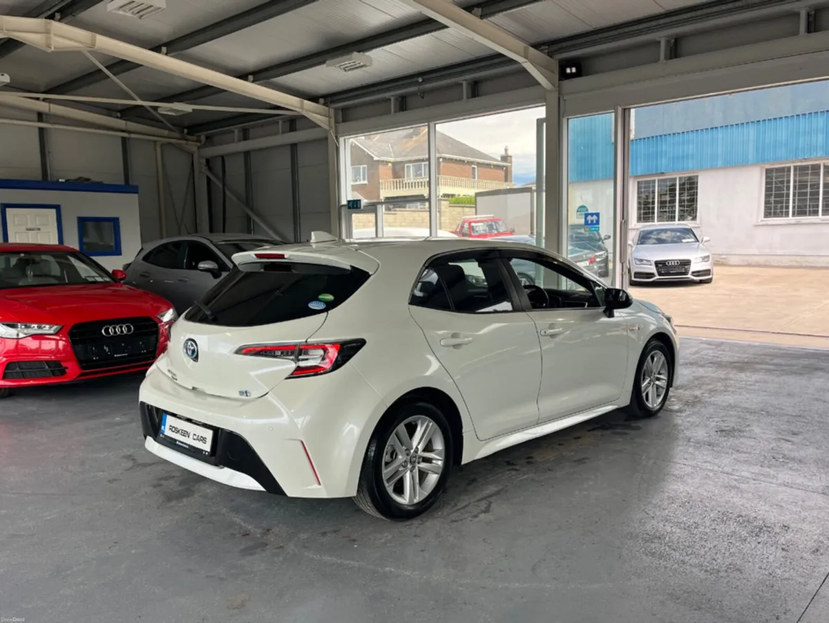 Toyota Corolla SPORT 1.8 6AA-ZWE211H - Image 5
