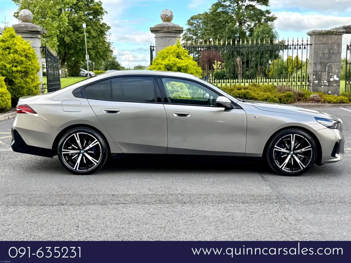 BMW 5-Series 520i M-SPORT AUTO - Image 2