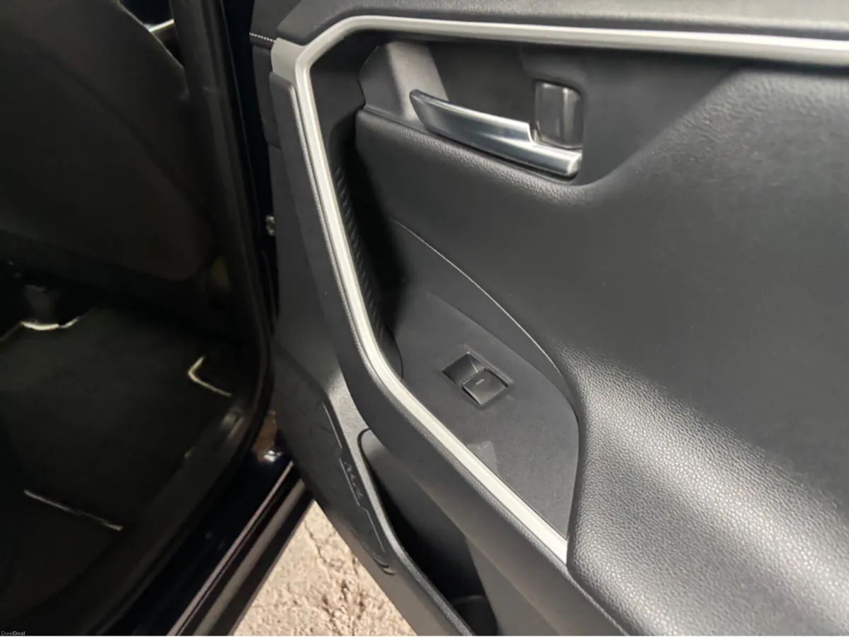 Toyota RAV4 RAV4 HYBRID LUNA 4DR AUTO Finance Avai - Image 5