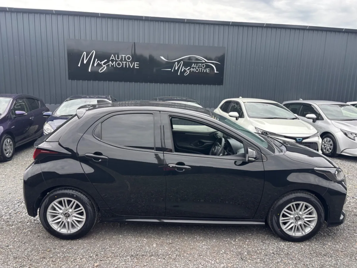 Toyota Yaris 1.0 AUTOMATIC 222d26394 - Image 2