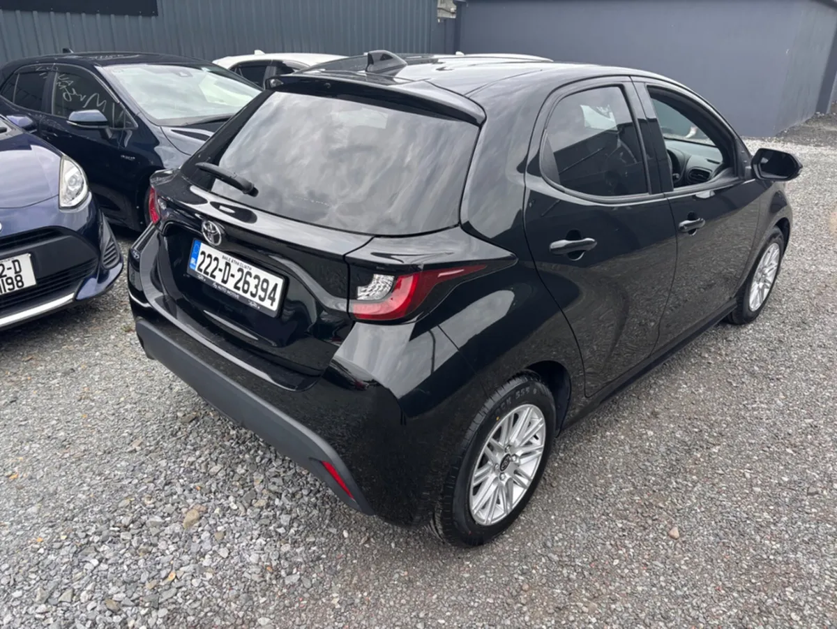 Toyota Yaris 1.0 AUTOMATIC 222d26394 - Image 3