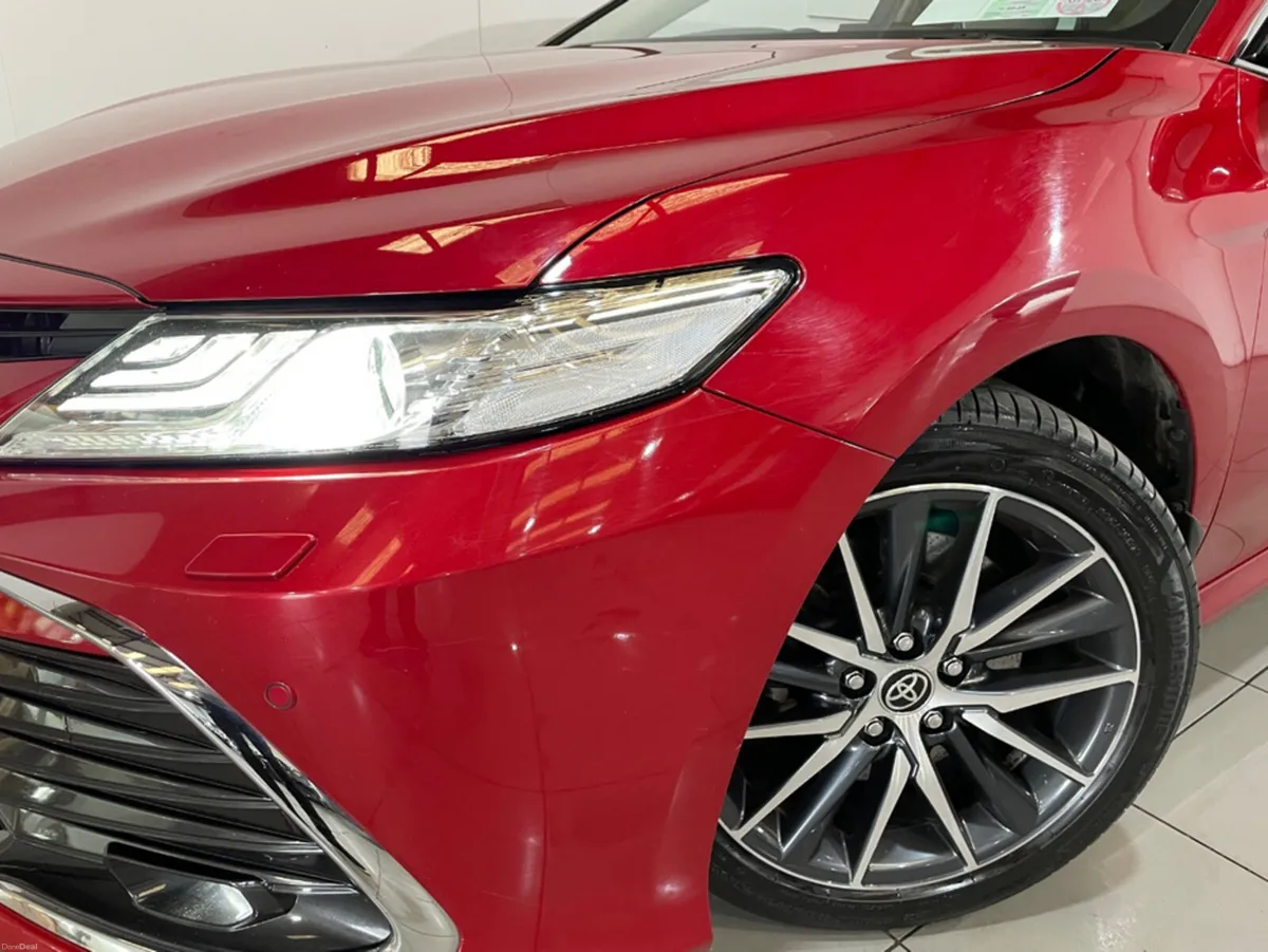 Toyota Camry PLATINUM EDITION AUTO FULL TOYOTA SER - Image 4