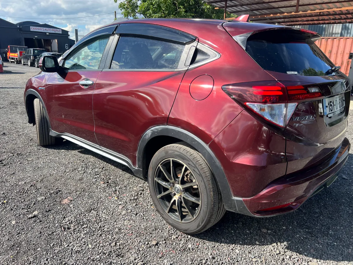 Honda Vezel 2015 1.5 Hybrid Auto - Image 4
