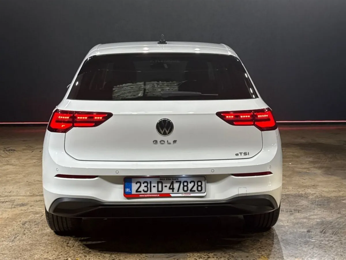 Volkswagen Golf 1.0 AUTOMATIC - STANDARD - ETSI AC - Image 4