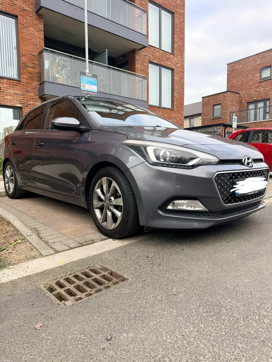 Hyundai i20 DELUXE 1.2 PETROL - Image 3
