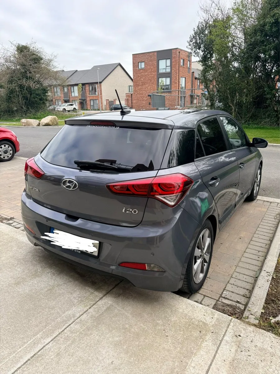 Hyundai i20 DELUXE 1.2 PETROL - Image 5