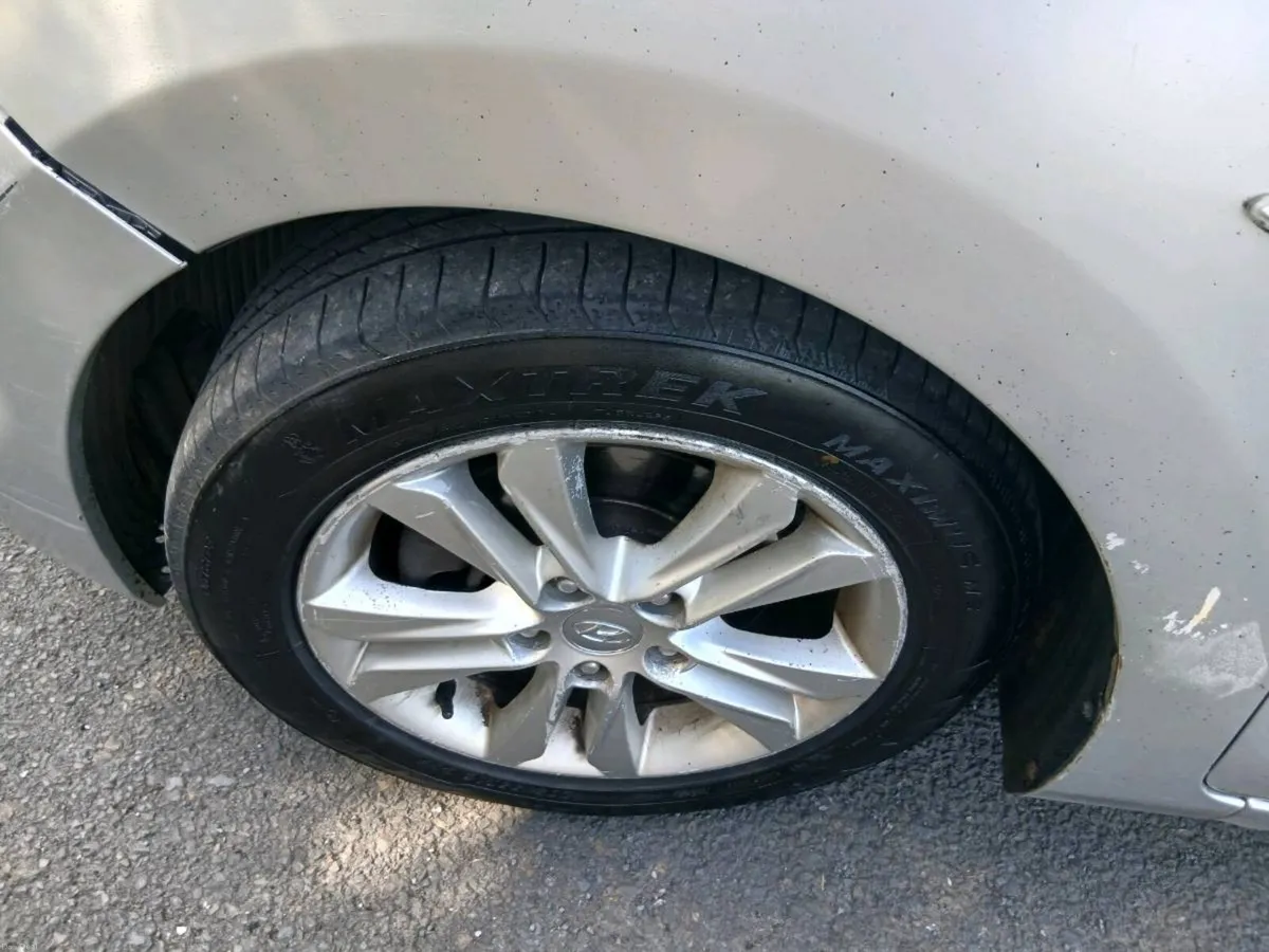 HYUNDIA i30 (131) 1.6 DIESEL NCT 29/12/26 - Image 3