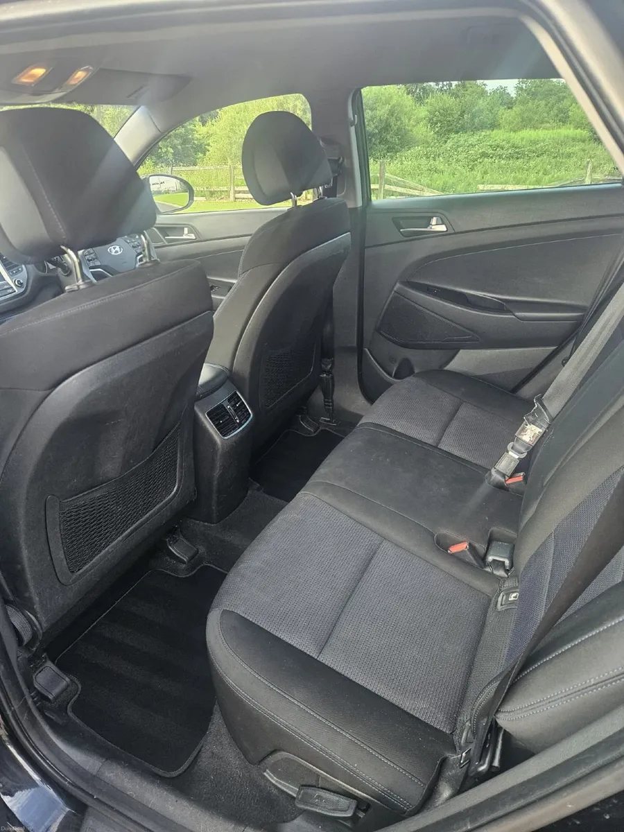 Hyundai Tucson 2017 Low kms - Image 3