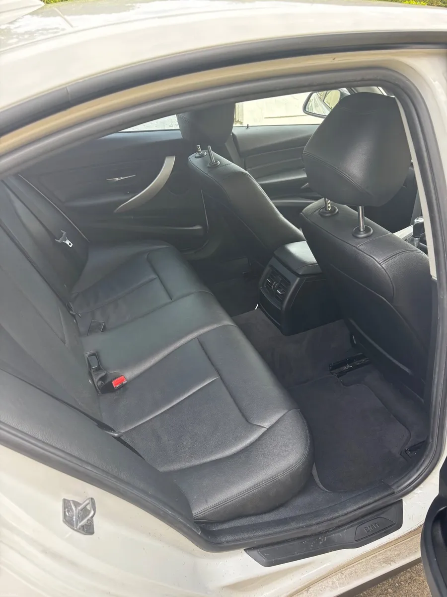 BMW 3-Series 2014 - Image 3