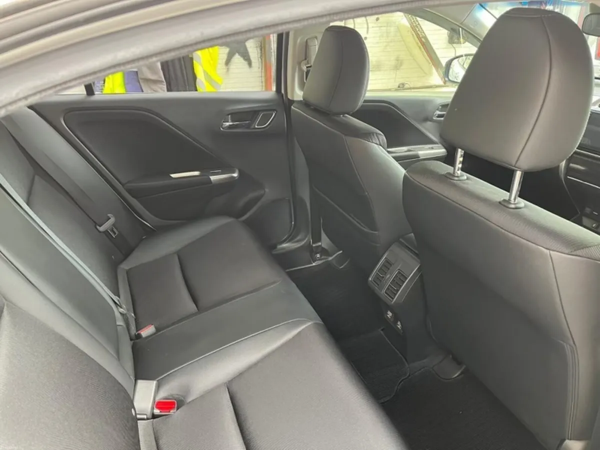2014 Honda Grace Hybrid 4WD Autobox - High Spec - Image 4