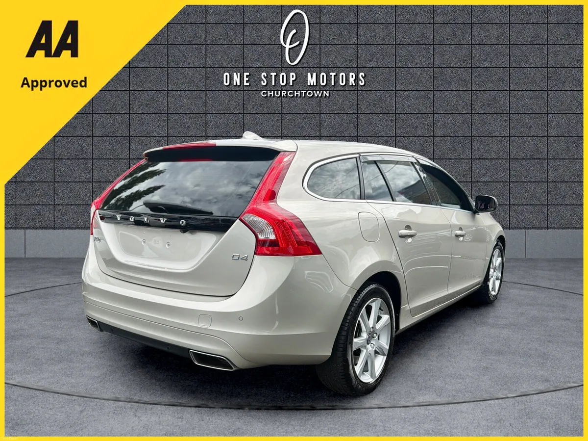 2018 Volvo V60*INSCRIPTION D4 MODEL AUTO*LEATHER - Image 4
