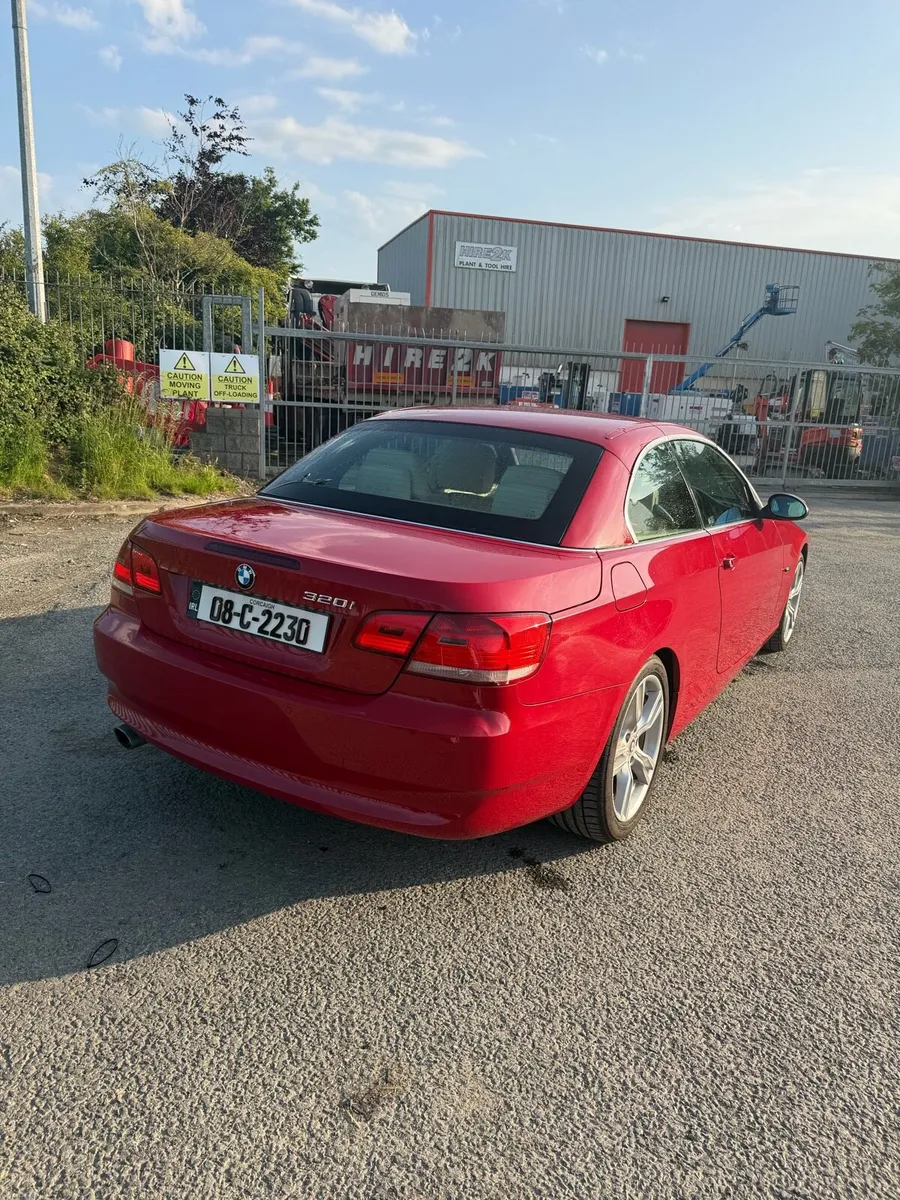 BMW 320i hard top low kms - Image 2