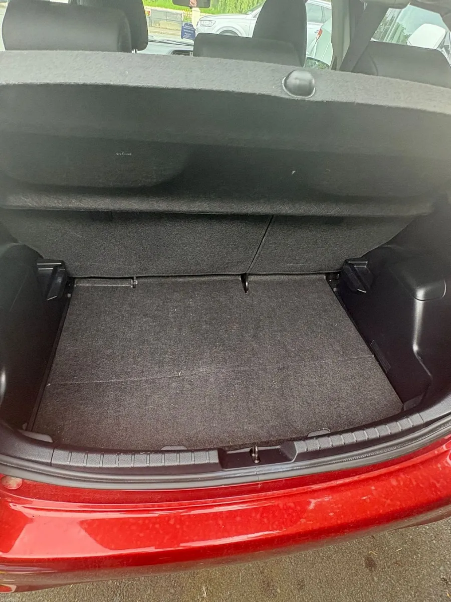 Toyota Yaris 2013 - Image 4