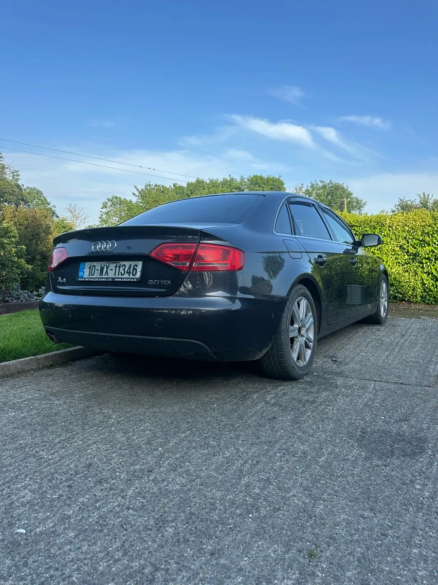 2010 Audi a4 - Image 2