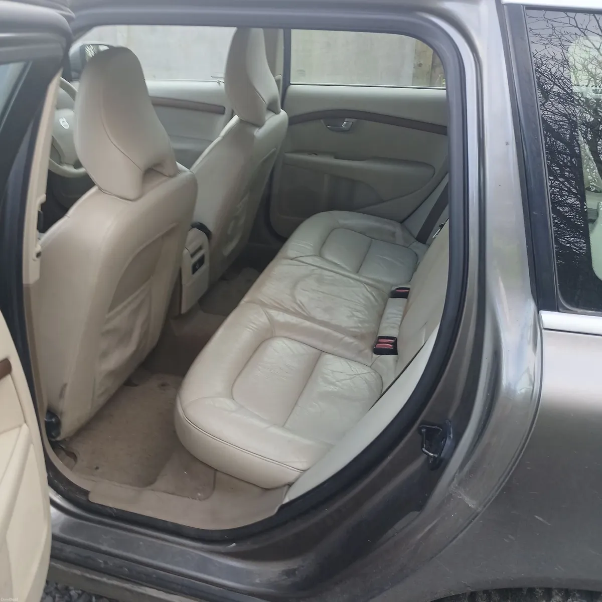 Volvo V70 2.0D - Image 4