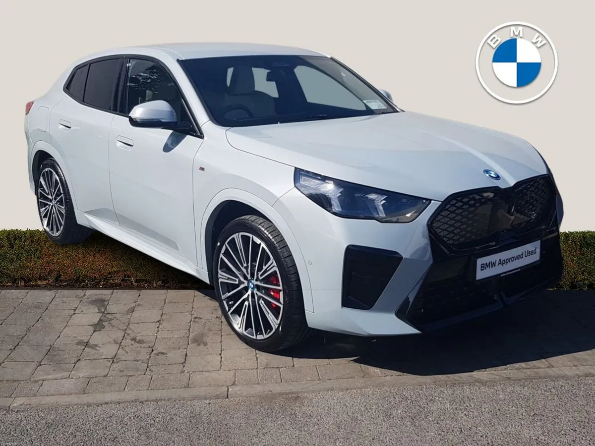 BMW iX2 eDrive20 Shadow Edition - Image 1
