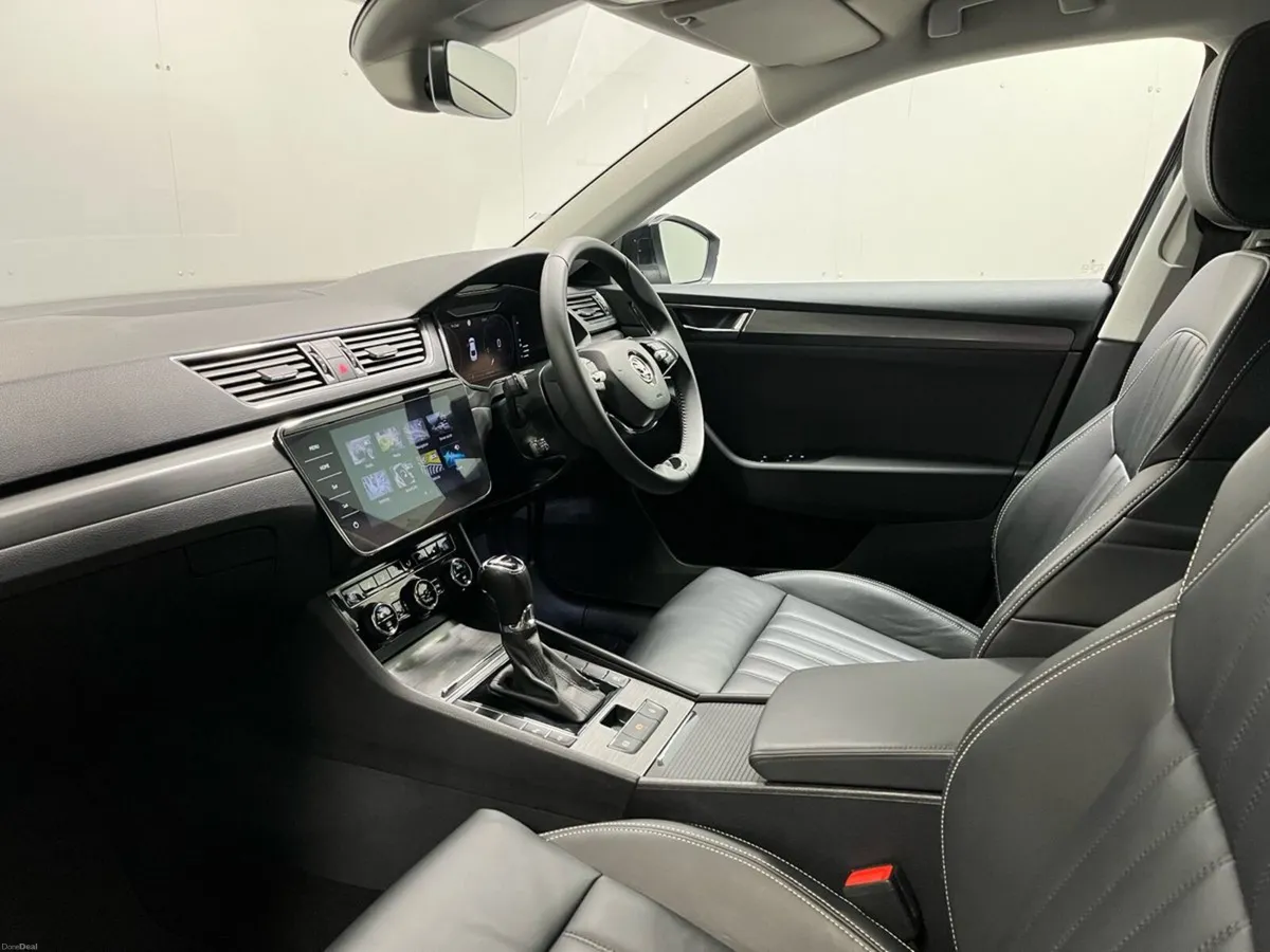 Skoda Superb Style DSG 2.0TDI 150BHP - Reversing C - Image 4