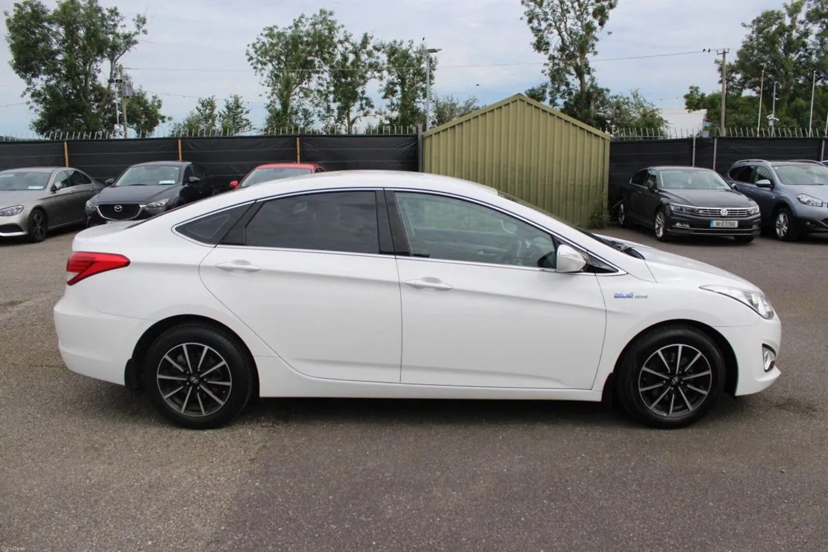 Hyundai i40 Comfort 1.7 Diesel - TENDER 3 - Image 3