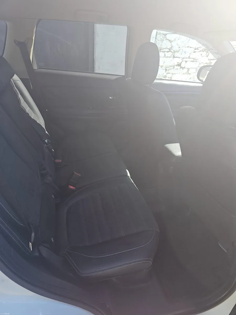 Mitsubishi outlander phev - Image 3