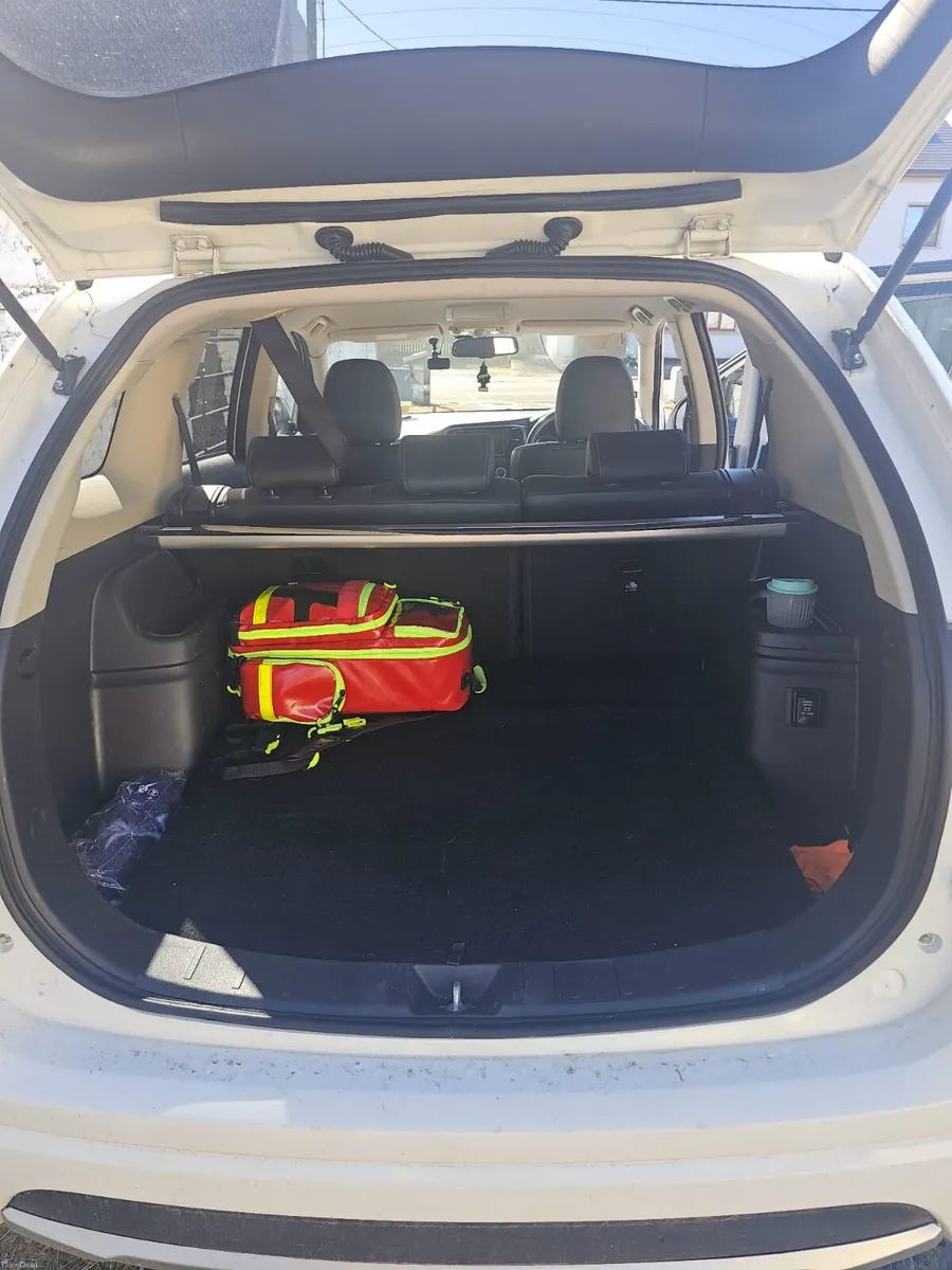 Mitsubishi outlander phev - Image 2