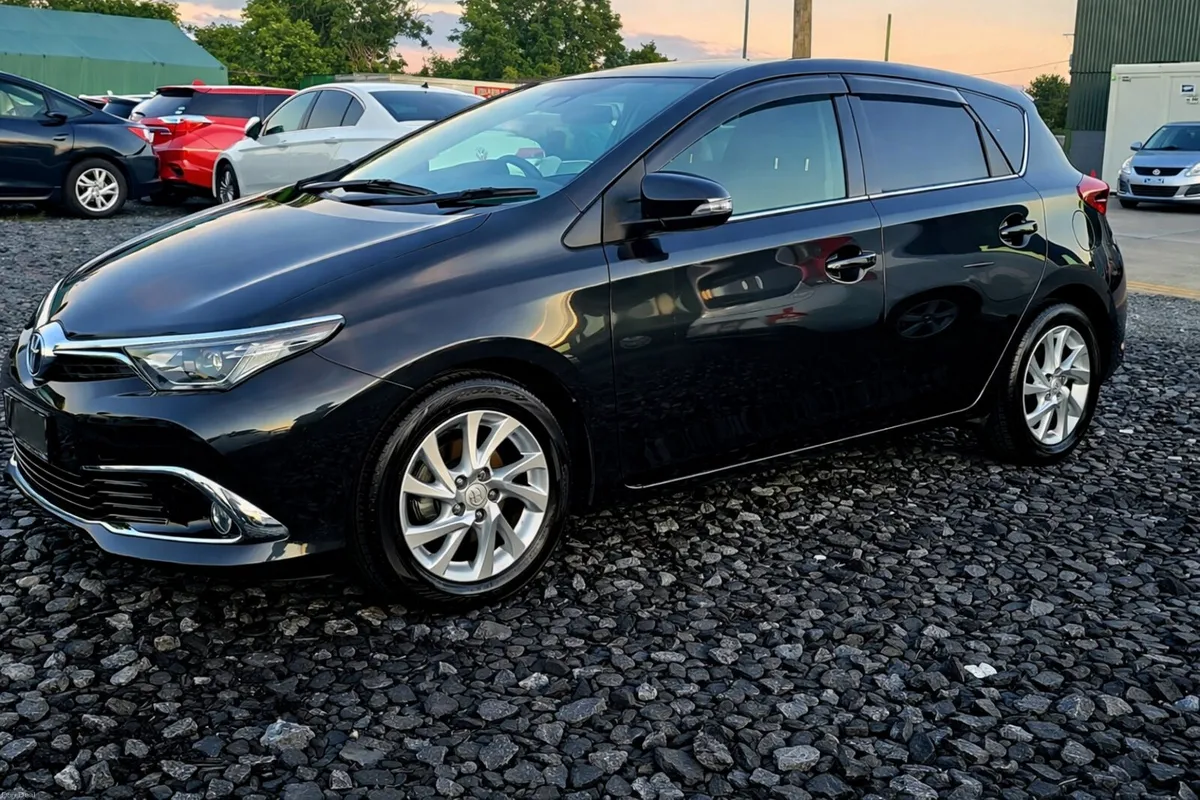 Toyota Auris 2016 Hybrid Sport pack 1.5 AUTOMATIC - Image 3