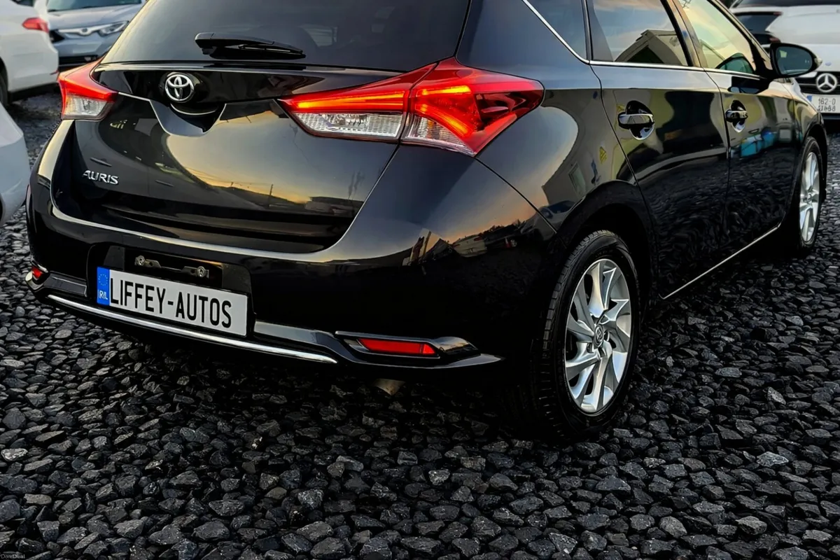 Toyota Auris 2016 Hybrid Sport pack 1.5 AUTOMATIC - Image 6