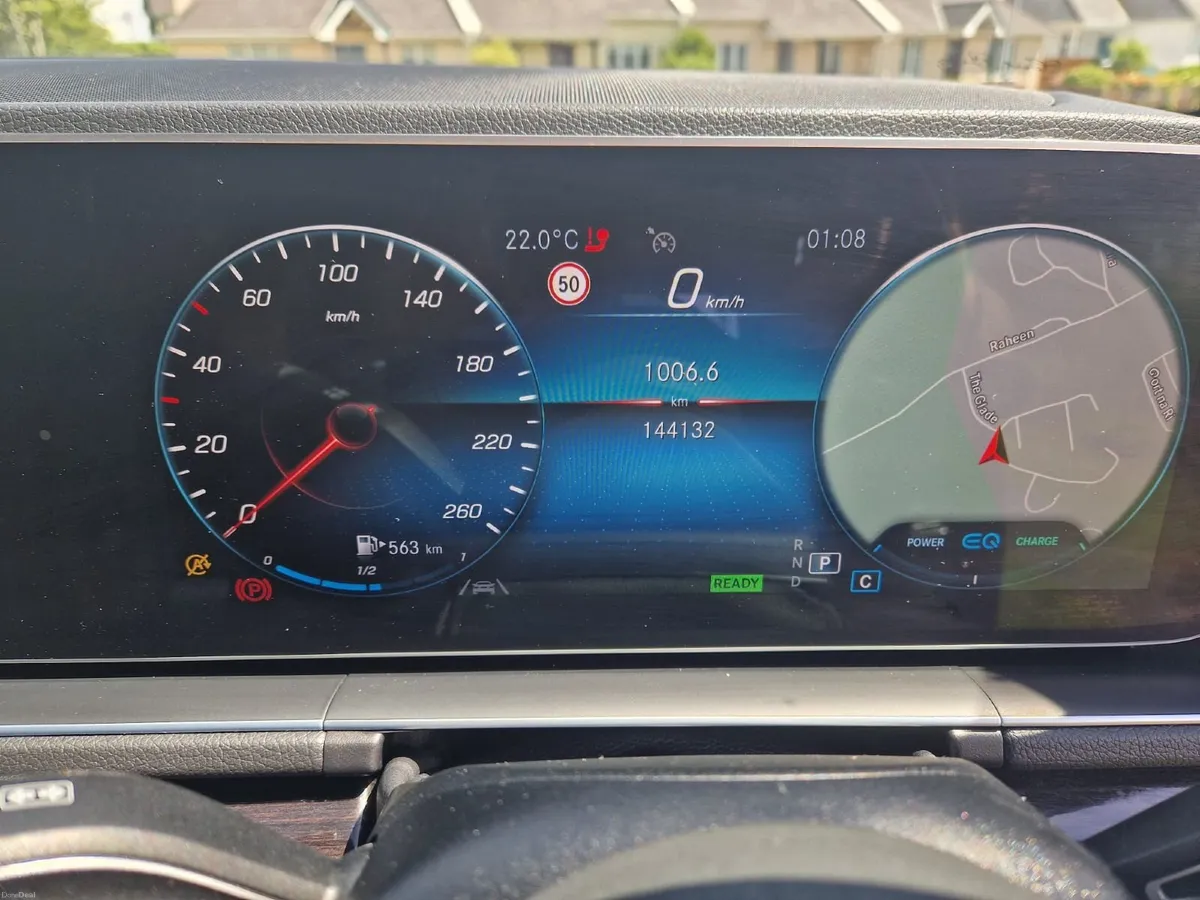2022 Mercedes-Benz GLE 300D SUV 4Matic AMG Line - Image 2