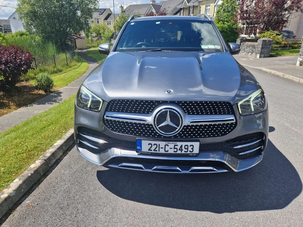 2022 Mercedes-Benz GLE 300D SUV 4Matic AMG Line - Image 4