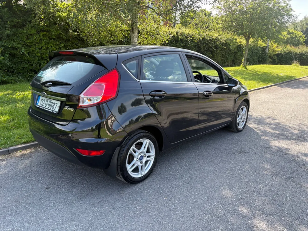 Ford Fiesta TITANIUM 1.25 60PS M5 4 MCA 4DR - Image 3