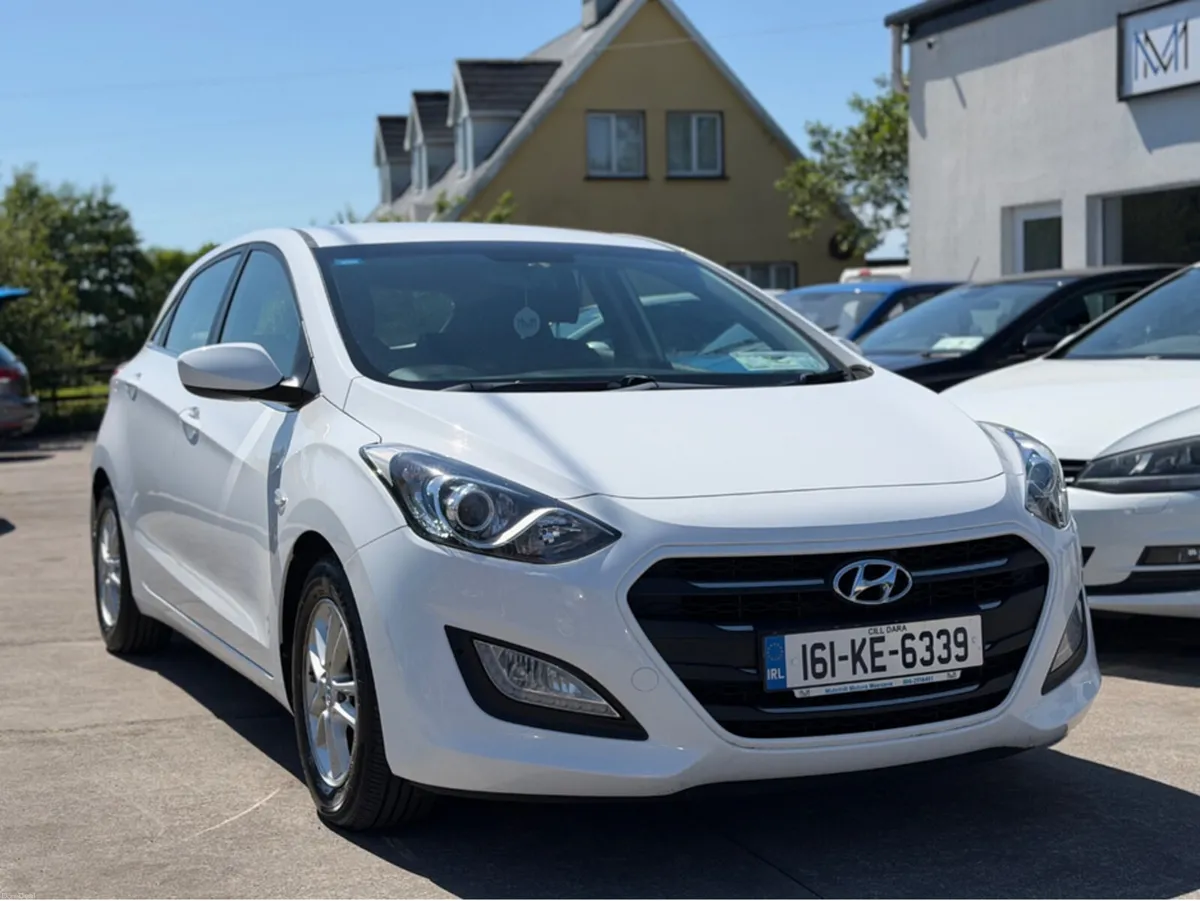 Hyundai i30 SE BLUE DRIVE - Image 3